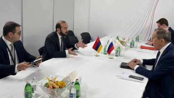 Лавров встретился с главой МИД Армении