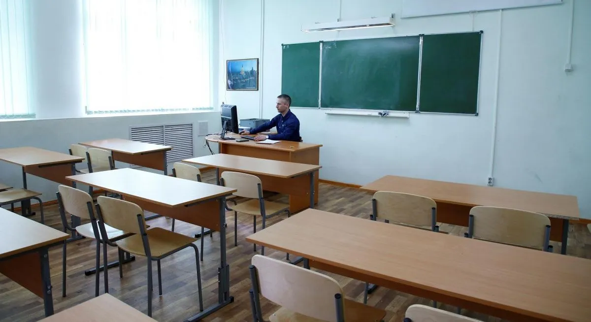 Учащиеся одной из пермских школ не смогут завершить учебный год в стенах учреждения