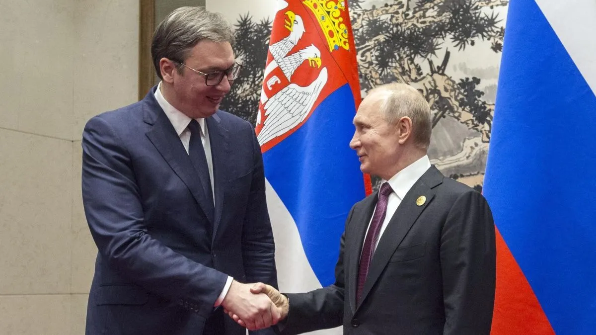 Россия пообещала прийти на помощь Сербии в трудную минуту