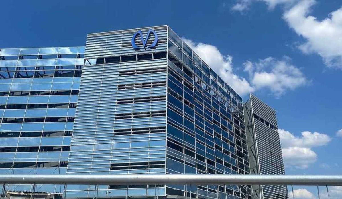 У вестибюля станции метро «Площадь Ленина» в Петербурге изменится режим работы