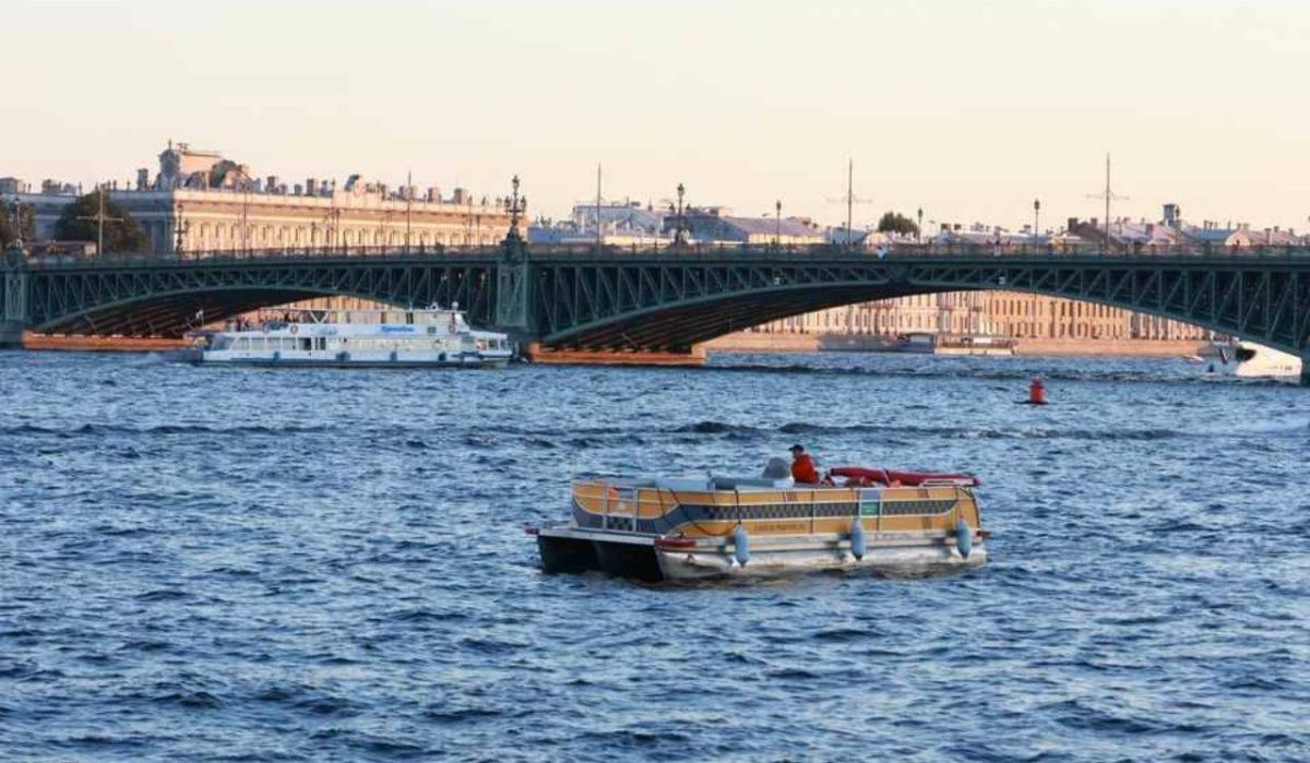 Навигация на Неве завершилась в Петербурге в ночь на 30 ноября