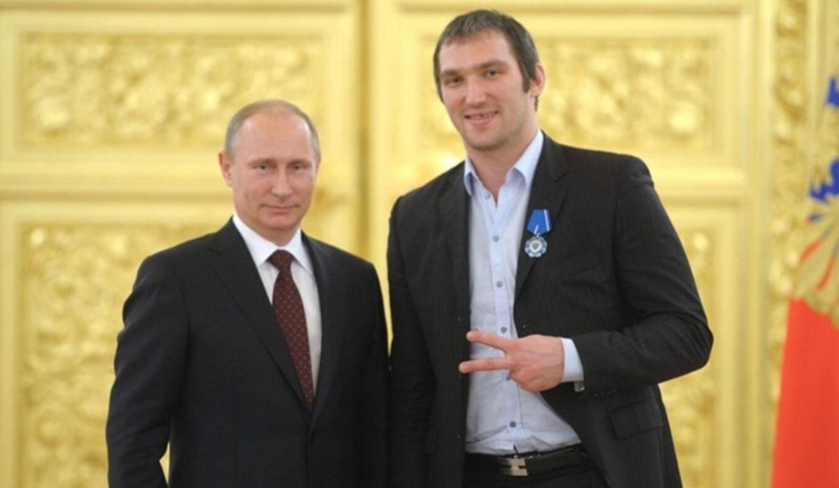 Путин поздравил Овечкина с установлением исторического хоккейного рекорда