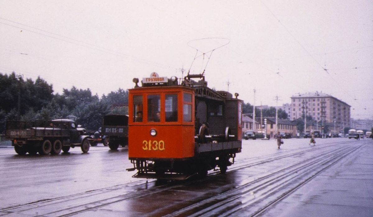 Московский Музей транспорта провел реставрацию ретро-грузового трамвая