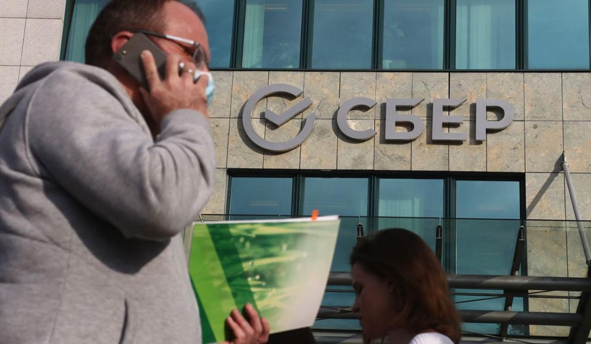 Греф: инвестиционный цикл предприятий фактически остановлен