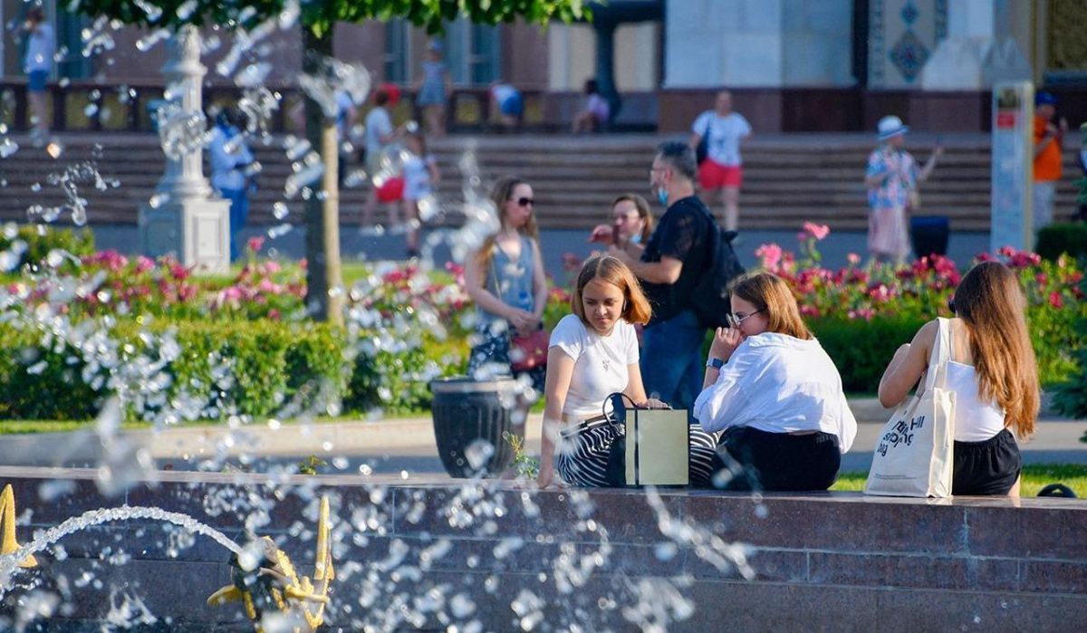 Летний зной и короткие дожди обещают синоптики москвичам в ближайшие дни