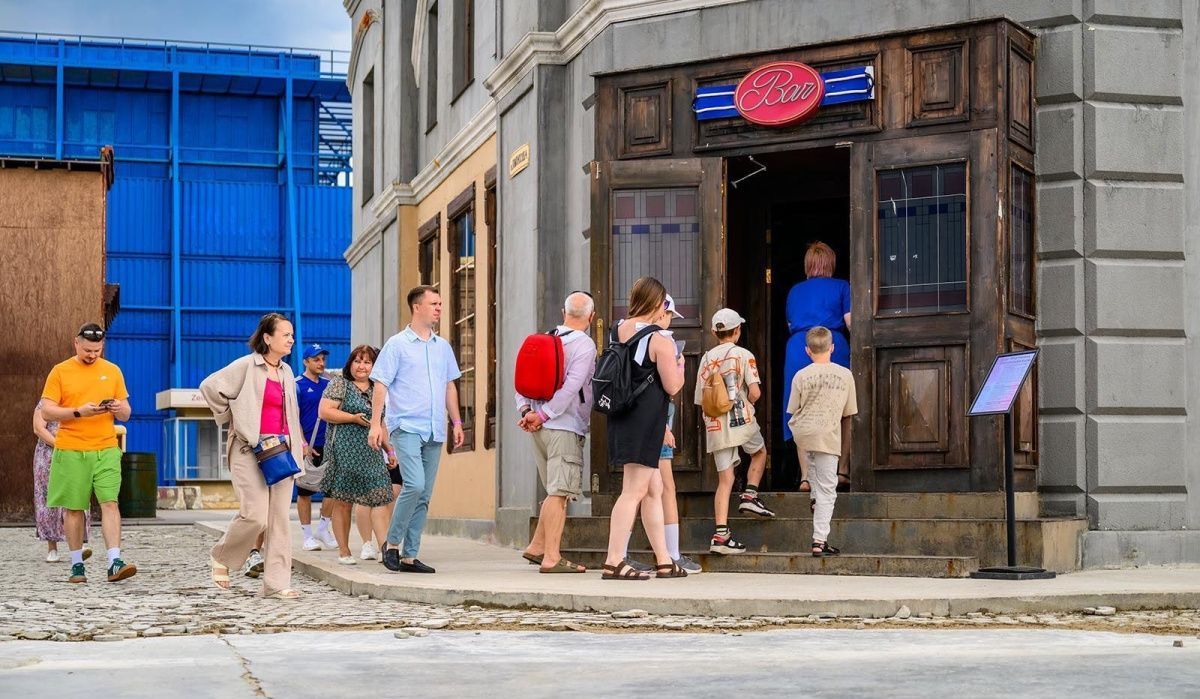 Более 1000 экскурсий проведено в московском кинокластере за шесть месяцев