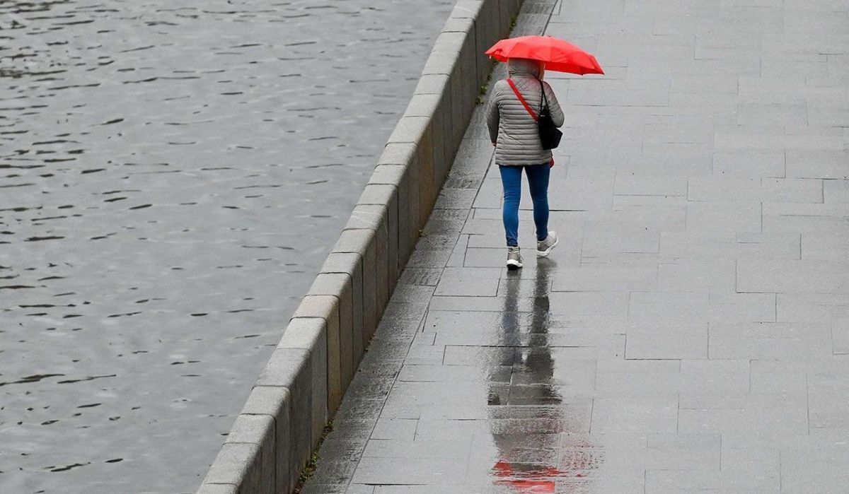 Сильный дождь накроет столицу 31 октября