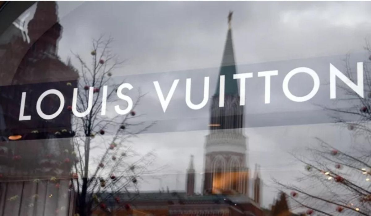 Louis Vuitton планирует возобновить свою деятельность в России