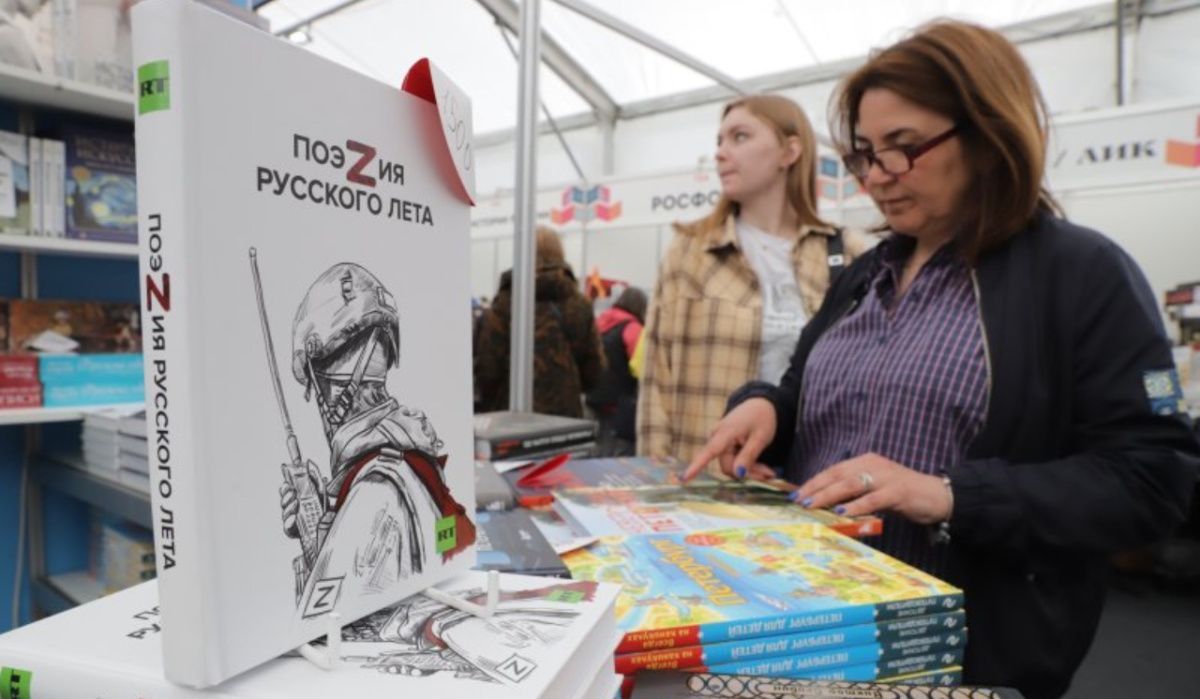 Более 180 мероприятий на юбилейном Книжном салоне в Петербурге