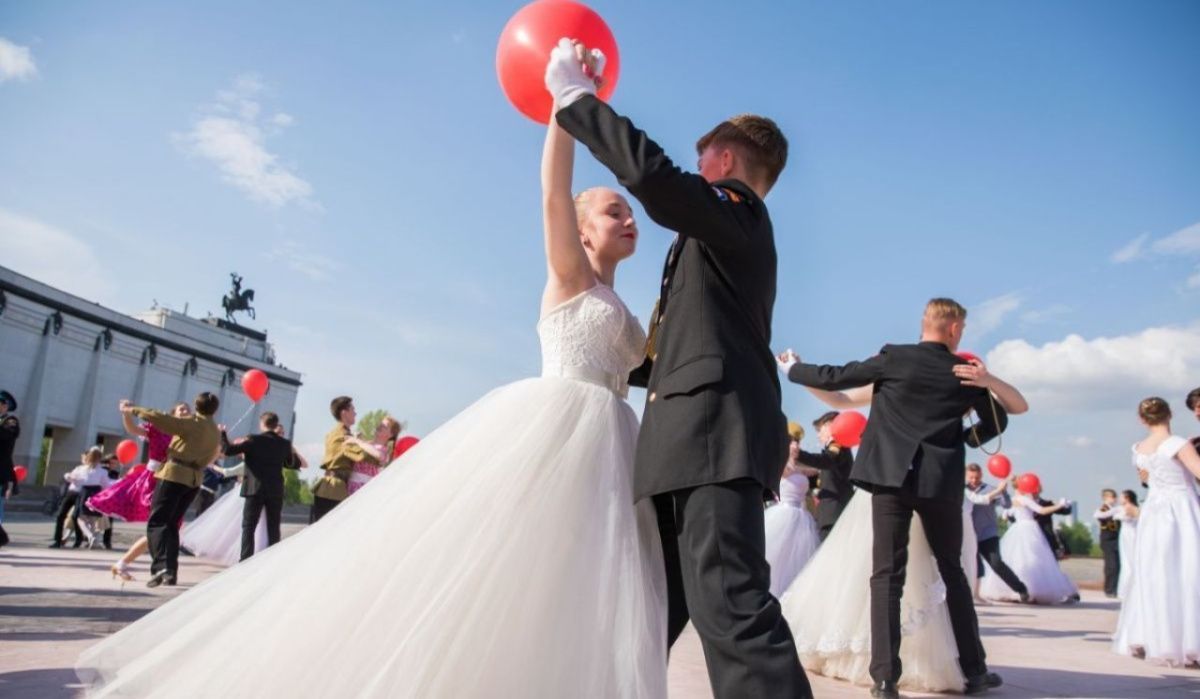 Музей Победы организует впечатляющий флешмоб «Вальс Победы» перед 9 Мая