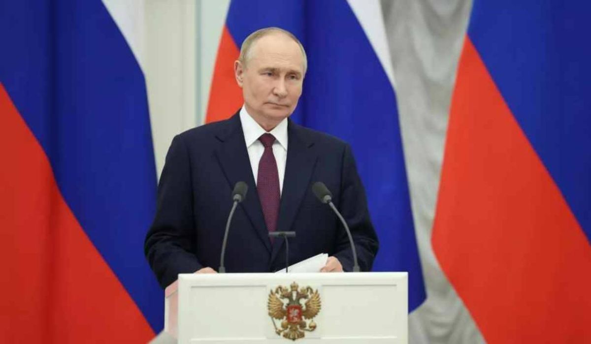 Путин присвоил звание Героя Труда пятерым выдающимся россиянам