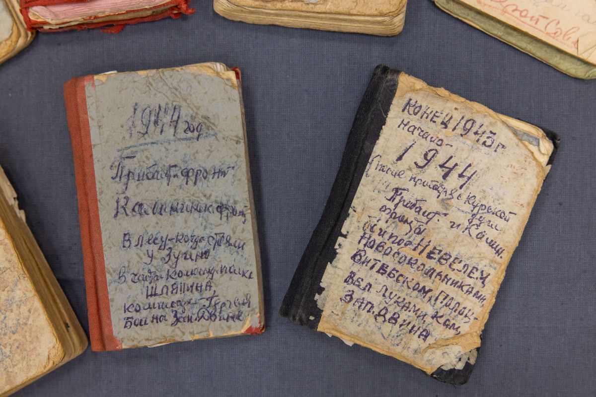 Реликвии защитников и жителей блокадного Ленинграда передали в Музей Победы