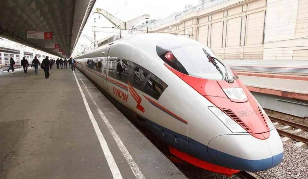 Цена билета на &quot;Сапсан&quot; Москва - Петербург 9 мая составит 1945 рублей
