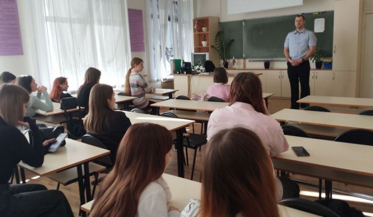 В Чайковском полицейские и общественники рассказали студентам о вреде наркотиков