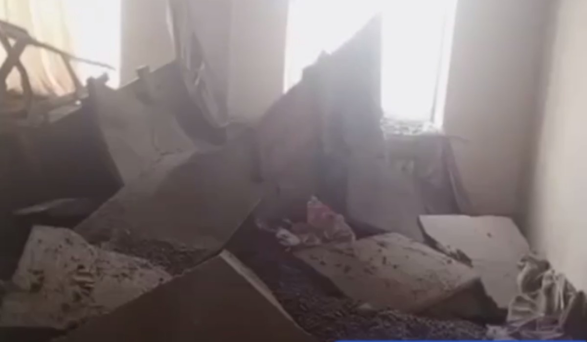 Потолок обрушился в отделении детской больницы Новосибирска