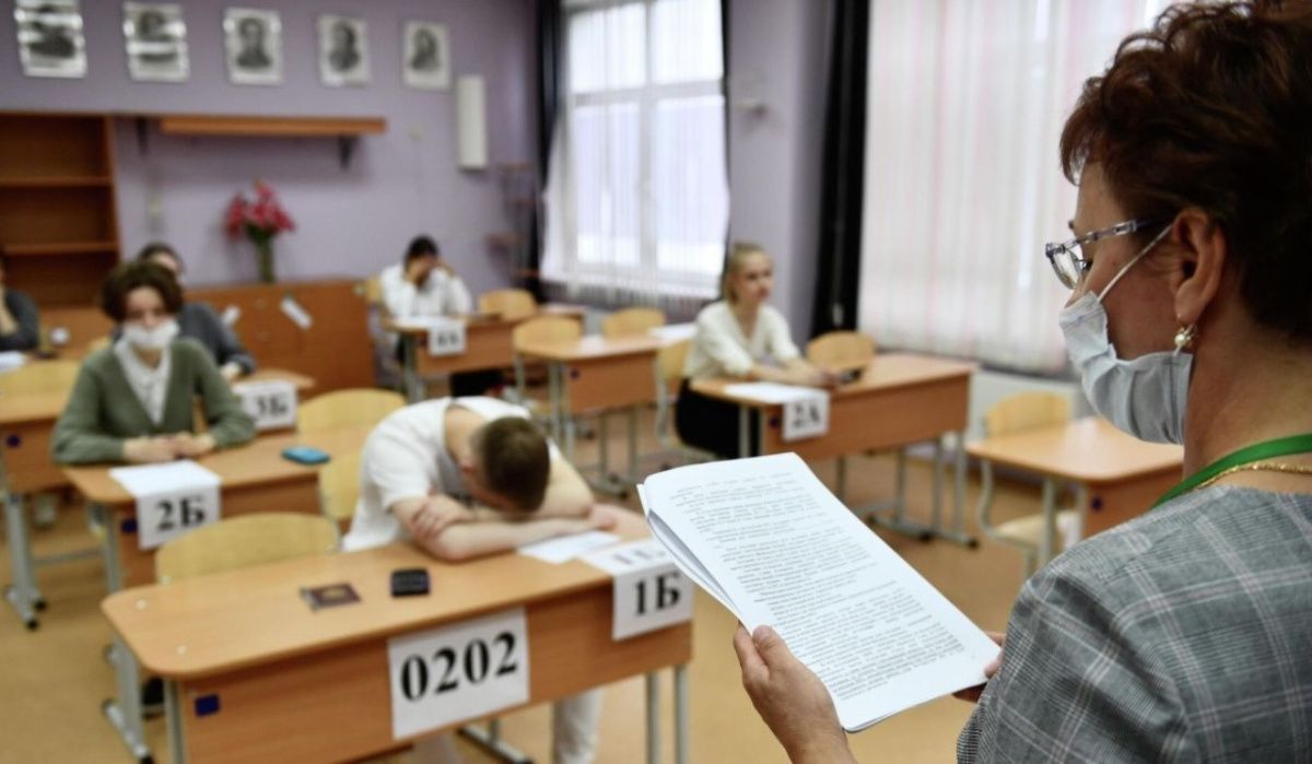 Путин утвердил закон об ОГЭ по двум предметам для трех регионов России