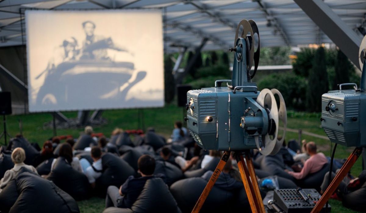 РОСИЗО представит &quot;КиноЛето в Зарядье&quot;: показ советской кино-классики