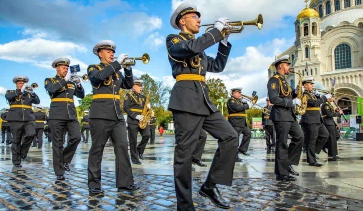 В Петербурге начался фестиваль &quot;Военные оркестры в парках&quot;