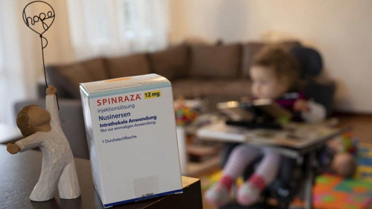 Пермские приставы обязали Минздрав закупить дорогостоящее лекарство для больных детей