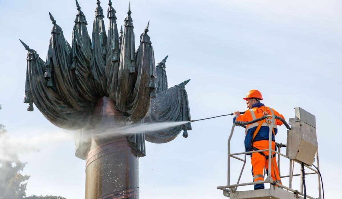 В Москве к зиме очистят почти две тысячи инженерных сооружений