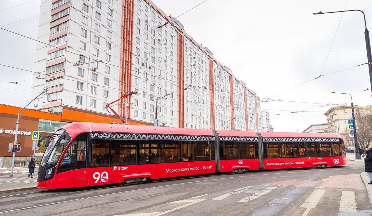 Московские трамваи оформили в честь 90-летия столичного метрополитена