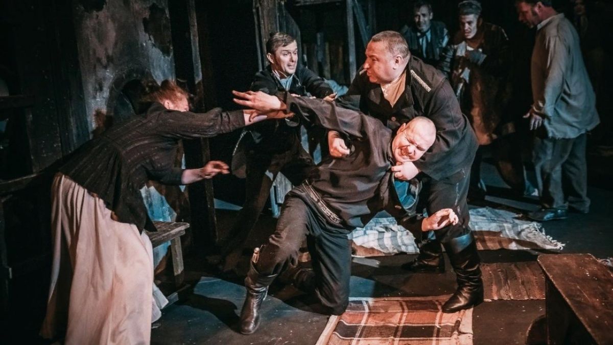 Широко известный в Европе театр «У Моста» впервые отправится со спектаклем в Новороссийск