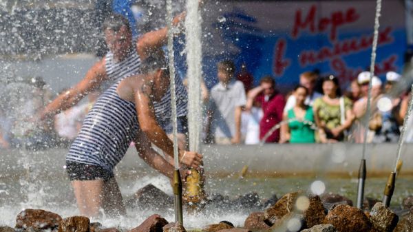 В Петербурге открылись два фонтана