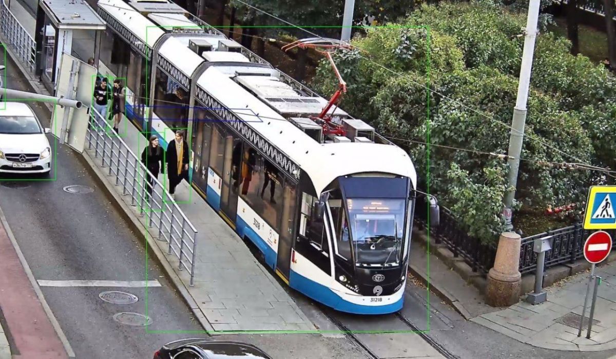 Умные светофоры с видеоаналитикой ускорили трамвайное движение в столице