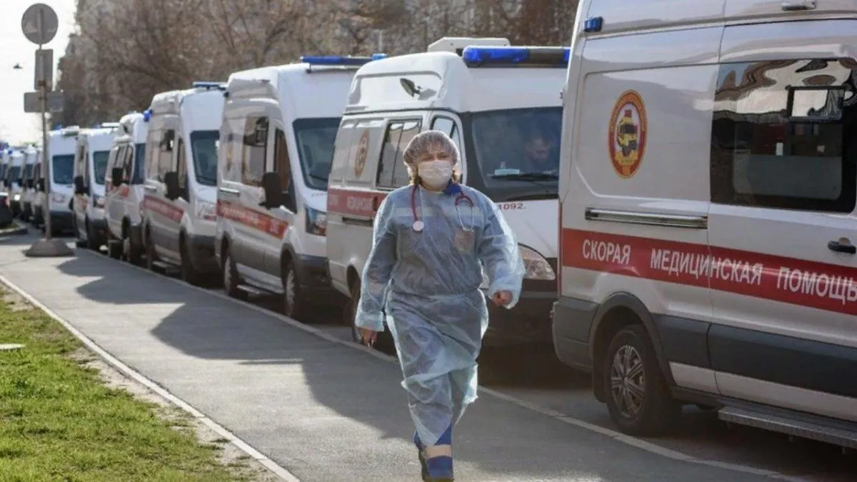 В Перми около больницы вновь образовалась очередь из карет скорой помощи